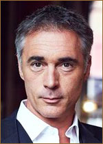   (Greg Wise) 